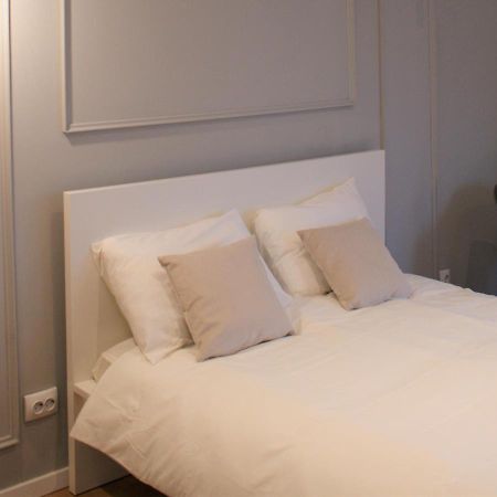 On The River Ultra Central Suites Bucharest Exterior photo