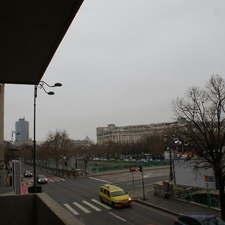 On The River Ultra Central Suites Bucharest Exterior photo