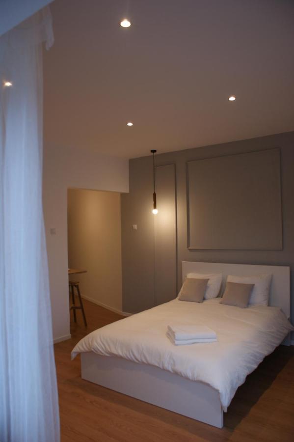 On The River Ultra Central Suites Bucharest Exterior photo