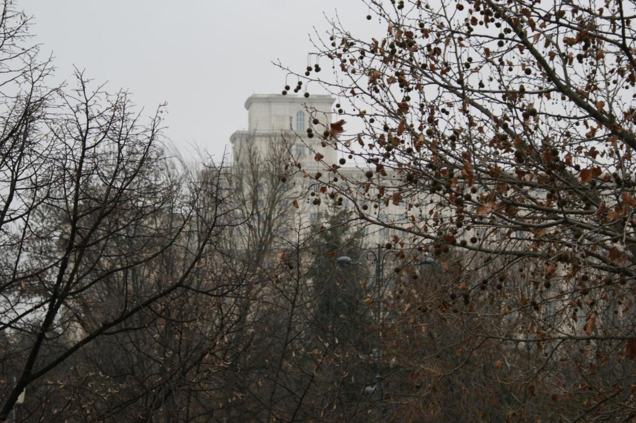 On The River Ultra Central Suites Bucharest Exterior photo