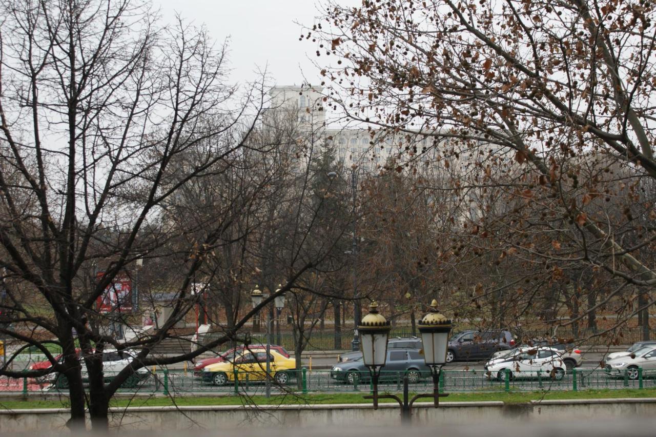 On The River Ultra Central Suites Bucharest Exterior photo