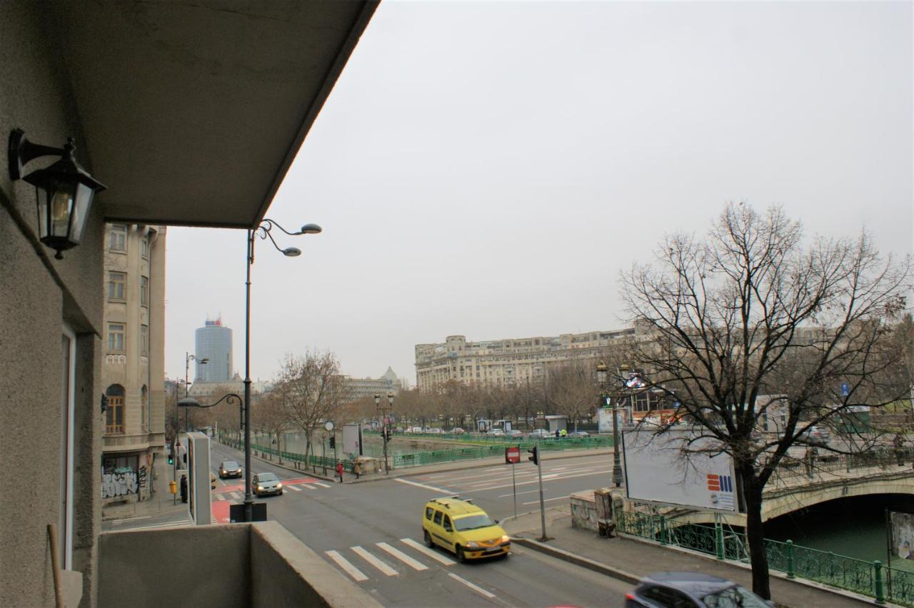 On The River Ultra Central Suites Bucharest Exterior photo