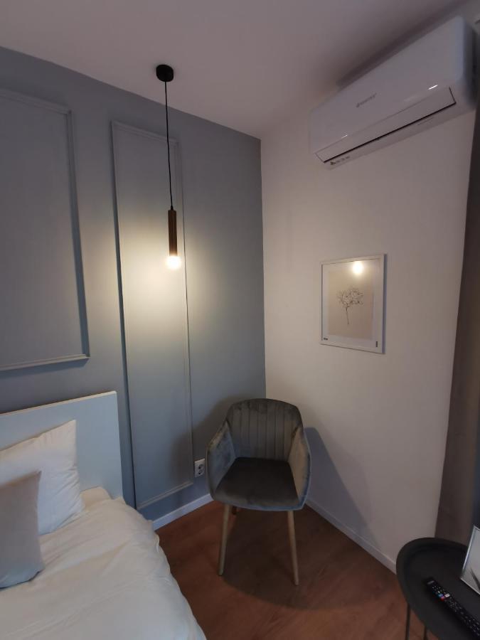 On The River Ultra Central Suites Bucharest Exterior photo
