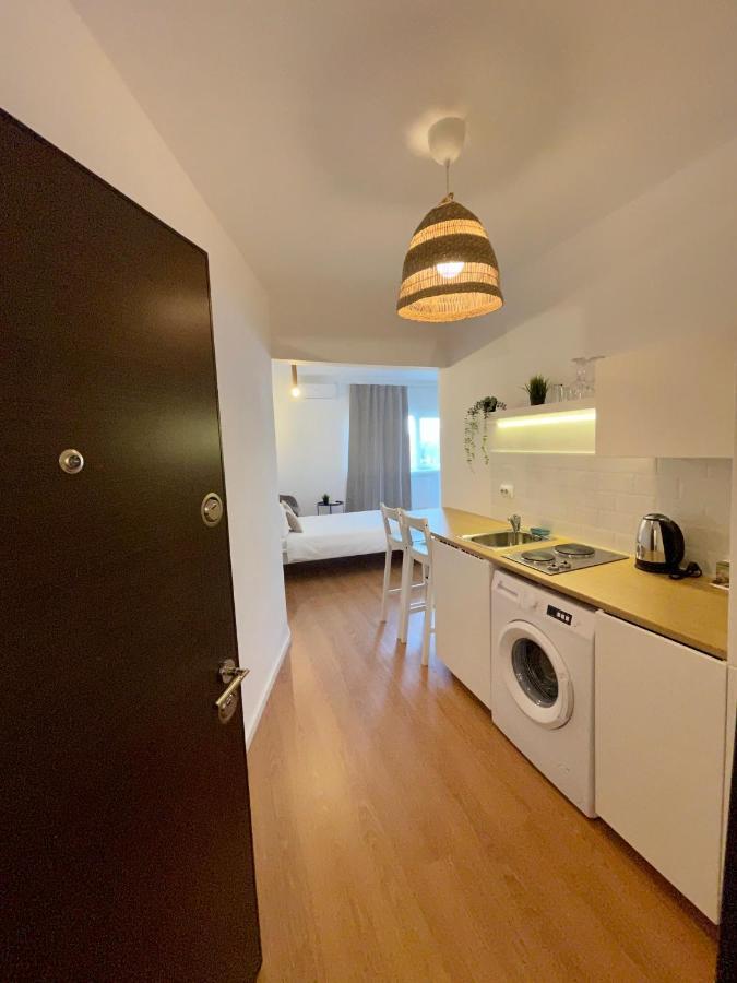 On The River Ultra Central Suites Bucharest Exterior photo